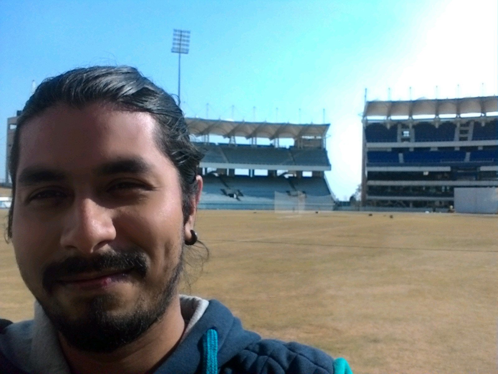 roshan_sonal's profile picture. life skills trainer, amateur in computer technology, accounts graduate, the world is a sea and i am an explorer who's still struggling with the compass