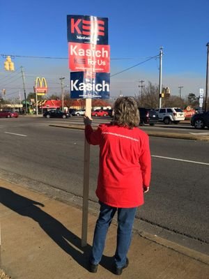 #SmallBizRocks #TwoPaths
Proud to have been a #Kasich4Us Voter and still an admirer.