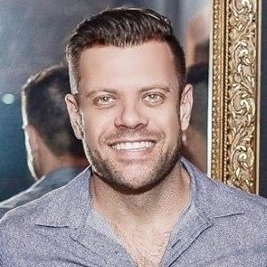 jameskleinjr's profile picture. Publicitário, empresário, atleta e produtor de eventos na Must Club. Aqui falo sobre a vida, a Must e o Inter.