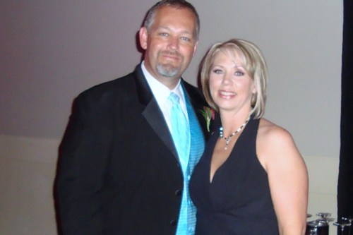 Wedding Planner mother to Khaley, Ashley and Whitley, love of Bill