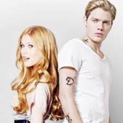 amante de los libros, escritora novata, escribiendo mi primer libro/ enamorada de Jace Herondale,Christian Grey, Eric Zimmerman, y muchos mas❤❤