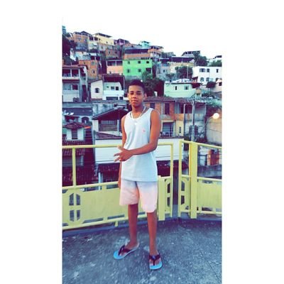 E Na TV So Tem Maldade Falam Das Comunidade,Pois Bandido De Verdade Rouba De Terno E Gravata✌