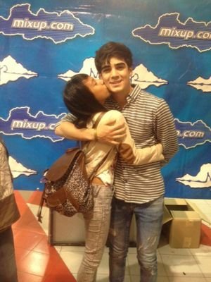 Soy una loca CODER que ama a @somosCD9 ellos son mi vida entera JALONSO IS REAL PAZ & BUENA VIBRA