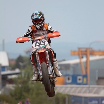 Supermoto rider https://t.co/IE5wNfg85Z