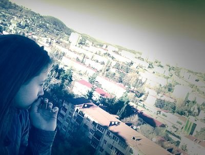 yiVRROHjaAtZLd7's profile picture. 