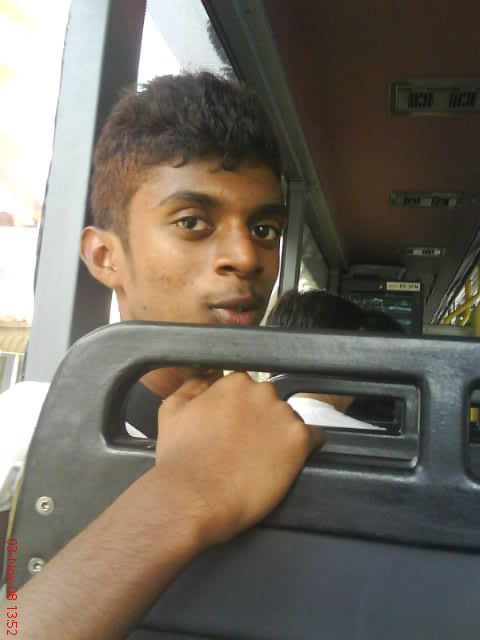 i'm 16 tis year
im into soccer,wwe,sports,music
add me in msn-hgplukey@hotmail.com