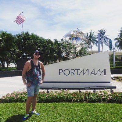 Langelifeno's profile picture. Youtube: https://t.co/2z2k8bIn39 Instagram: https://t.co/N0cuJVB1sn Beme: Langelife