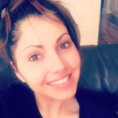 Quien deja de luchar por sus sueños abandona parte de su futuro. Profesora de Educación Primaria y Educación Física.