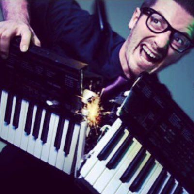 PABLoBLooM's profile picture. Music/Comedy showman and professional Rock Paper Scissors referee.