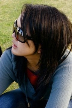 annkwara's profile picture. trips over air.