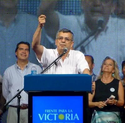 VegaLilo's profile picture. Militante Peronista. Diputado Provincial por el Frente Chaco Merece Más.

Ex Intendente de Machagai periodo 2003-2015.
Veterinario. Padre y abuelo.