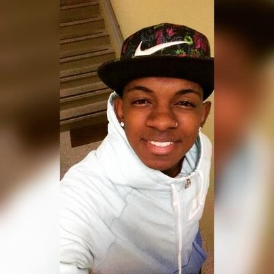 simpático, abusado, carismático, sincero, amigo... Resumindo  Vinícius Silva ✌
Sagitáriano ♐, 21aninhos, Barbeiro ✂