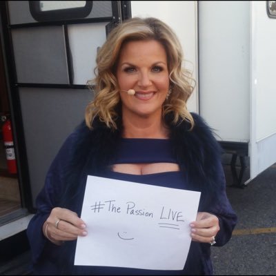 Fan page for everyone's favorite singer @TrishaYearwood | Make sure to watch Trisha's Southern Kitchen Saturday's at 10:30 ET on the FoodNetwork!