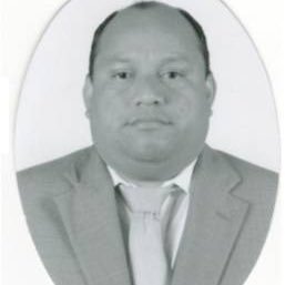 C.P. Maestro en Finanzas, Esp. en Impuestos y Derecho Laboral, Diplomado en Contabilidad Gubernamental. Izquierdista. Chairo 100%.