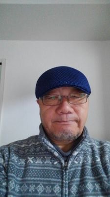 福岡市にすんでいる、62歳になって又学生さんになった、おじんです。