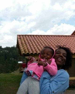 AfroColombian from Quibdó. Mom and wife. PhD student of MMID-U of M- Microbiologist with Master’s degree in Microbiology-U de A.  Salsera hasta la médula