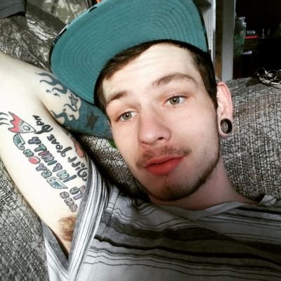 Tom
21 years
skateboarder
addicted to ink
taunton ma