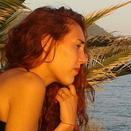 Studentessa magistrale [ Strategie della Comunicazione ] alla ricerca del prossimo viaggio, follemente innamorata della sua città e dei suoi colori
