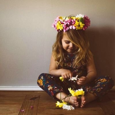 ‏‏النائمون طويلاً سلاماً على ارواحكم البيضاء وجعل الله قبوركم روضه من رياض الجنه