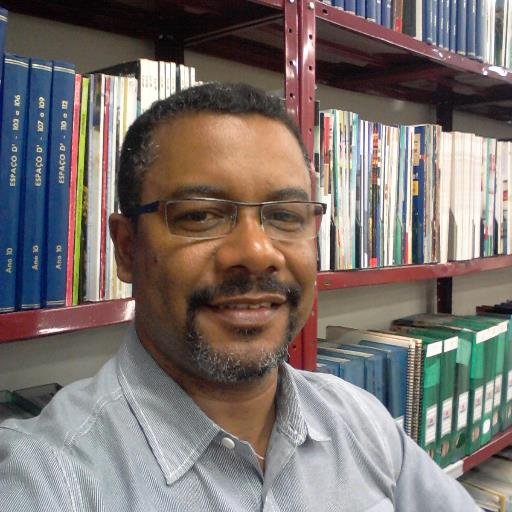 Bibliotecário, Pedagogo, Escritor e Poeta...
bom na verdade é quase tudo isso, mas... um dia eu chego lá.
@edilsonsantos65