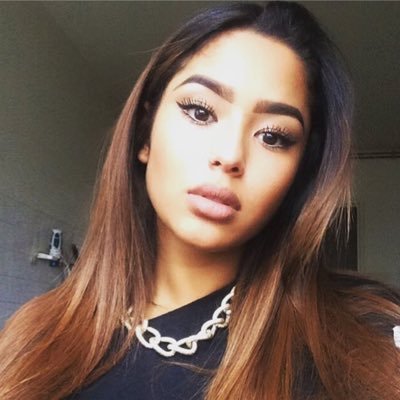 Meriemrpgnyas_'s profile picture. vroum vroum jfé des roues arrières dans l'cul dta madré ;pp