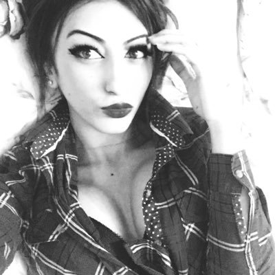 ManyaCrabik's profile picture. You only live once, baby! #gofuckingnuts