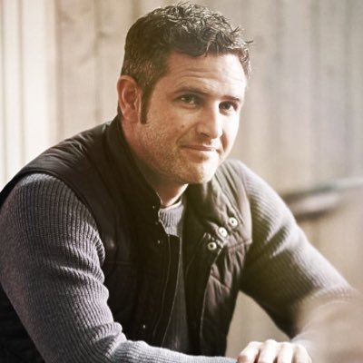 The treachery of my king and price of magic ended my life. But then, magic brought me back. Can it be used for good? @HookHandedDevil's brother. #OUATRP #Parody