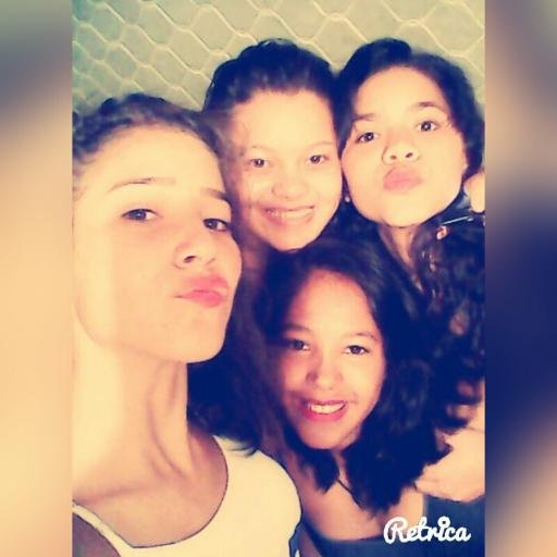 vivo mi vida a lo grande y no me importa lo que digan los demas*-*