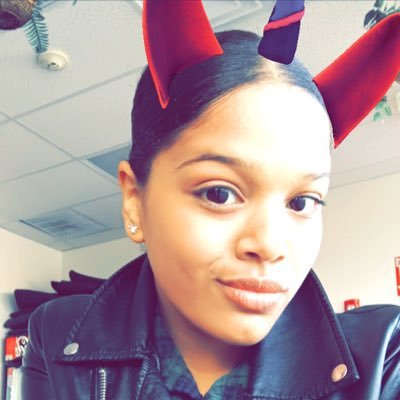 unicornssing's profile picture. 