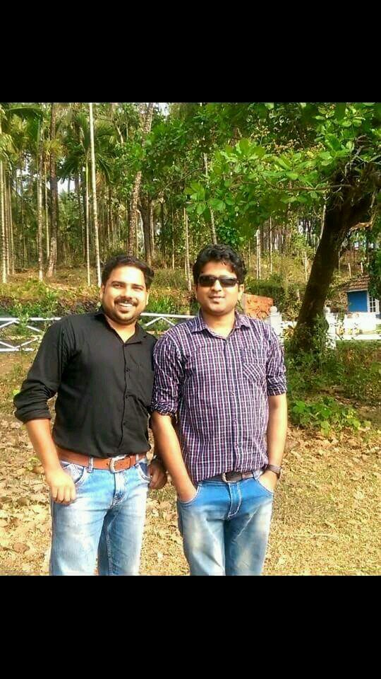 SMakkandari's profile picture. Be Simple...