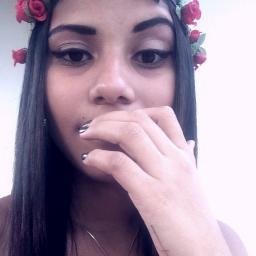 La dueña soy yo, la perra eres tu y contigo hace lo que que conmigo aprendio :) 3..Nada mejor que vivir la vida como en, alicia en el pais de las maravillas.