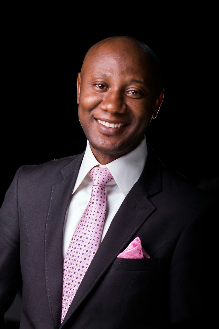 KunleAdetoba's profile picture. A Son, a Brother, a Husband , a Worshipper, a Believer, a Giver, a Receiver and a Witness