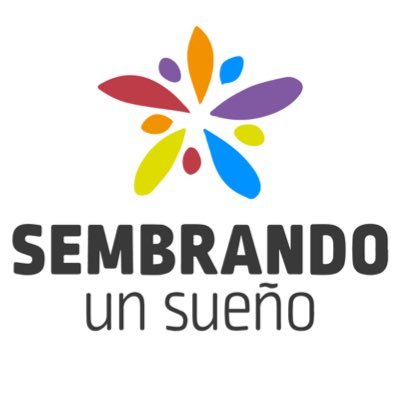 Tenemos el compromiso de aportar valores y herramientas a las familias más vulnerables de Colombia #SiembraConNosotros