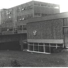 whenskiesareblu's profile picture. Theoretical physicist.