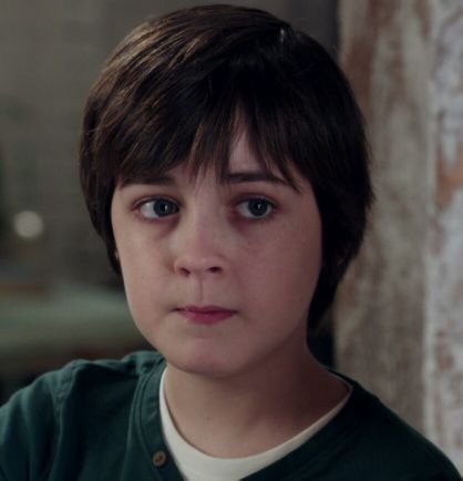 Shy and sweet boy. I really love candy. Gretel's brother. Have you seen my father? Please, be my friend. #FreeRol