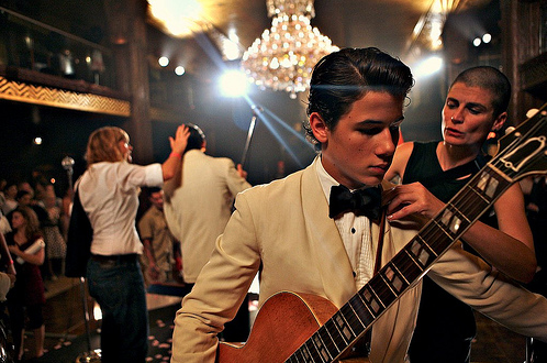 -First Official Twitter for Nick Jonas's Dances- Other Accounts: @JoesDances @KevinsDances @WeSupportNJATA @DDLovatoshair @RIJonasFans @USAJonasFans