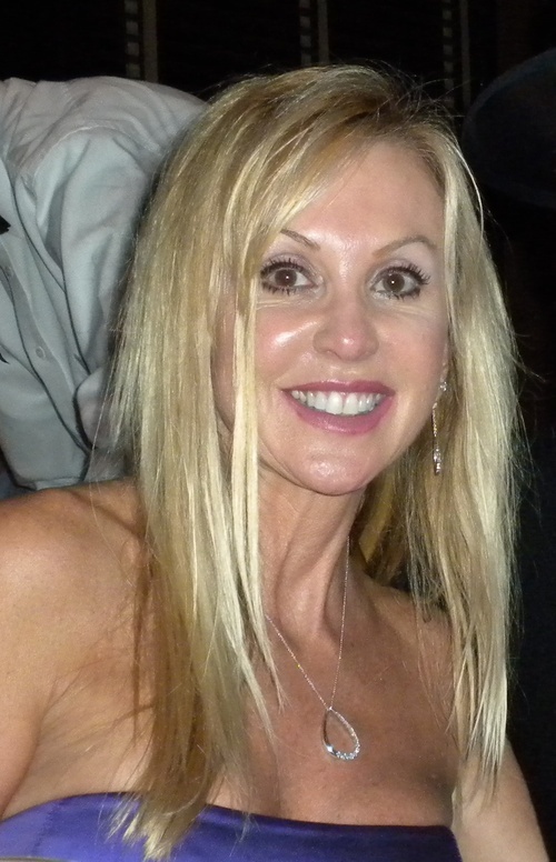 Find Vicki Mccarty's Background Report in the US