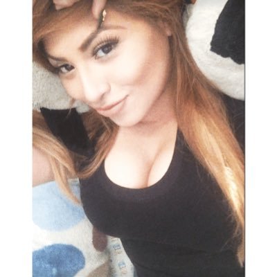 Crystaal_Lynnn's profile picture. 