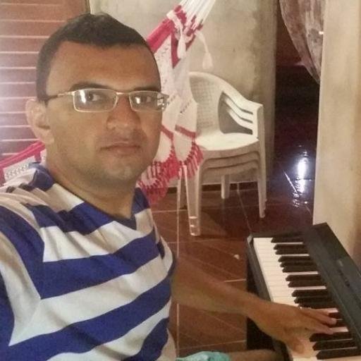 Twitters q Evangelizam,frases de motivação e perserverança.Participo da Renovação Carismática Católica e Sou um eterno apaixonado pela música e por Jesus Cristo