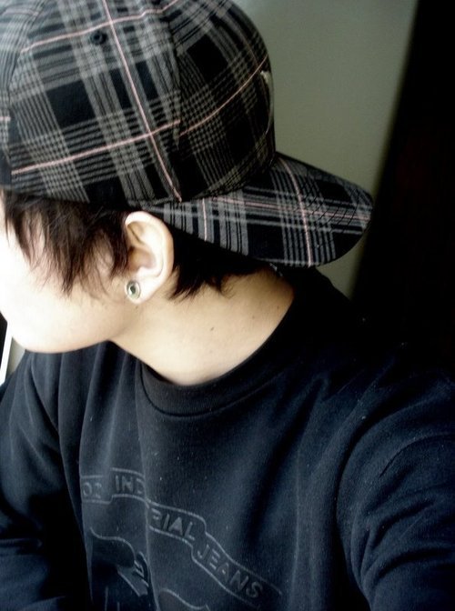 _victorgt's profile picture. I'm running all alone...