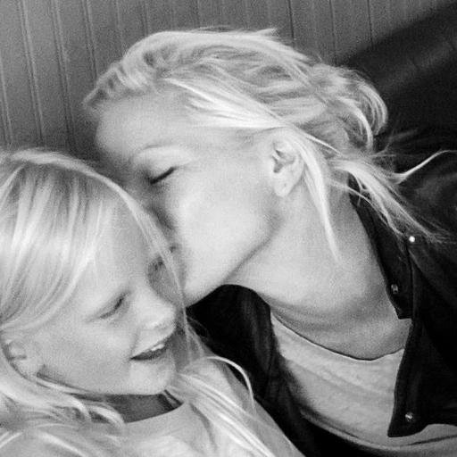 Lownek's profile picture. Gebruikt Twitter niet om te schrijven. Enkel om te lezen. Nog iedere dag verbaasd.