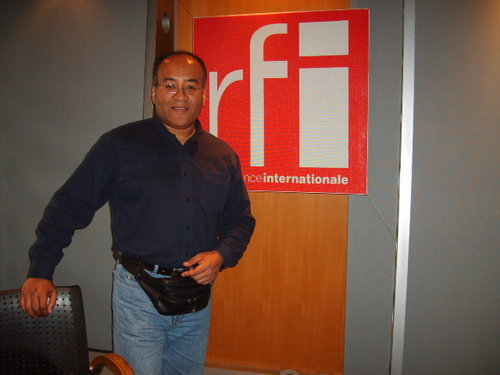 Periodísta Profesional, laboro en Radio Nacional del Perú, miembro del Cuerpo de Bomberos Voluntarios de mi país