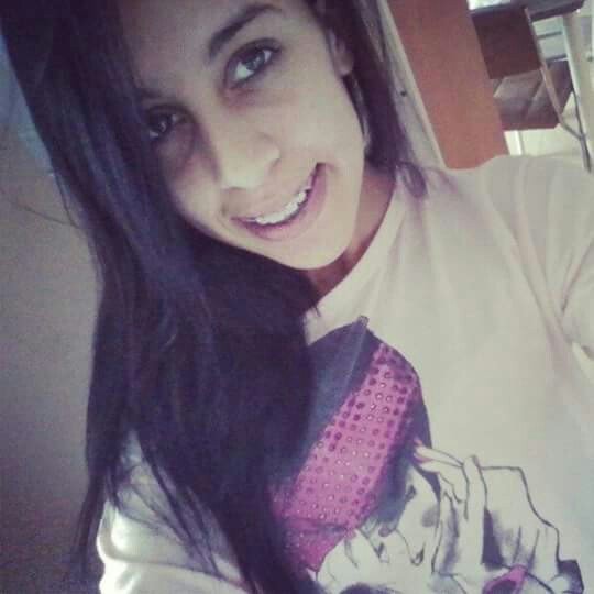 Chata,Ciumenta,Confusa,Carinhosa,Engraçada....http://t.co/LPUxLzZMiB =)