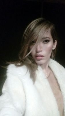 Make Up Artist. Para mi el maquillaje es más que superficial es una forma de expresarte día a día.