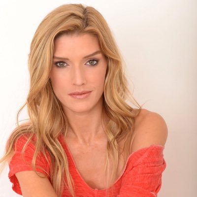 Comedian/Writer/Actor/Long legs/Smart Ass. Instagram: @CamillaCleese