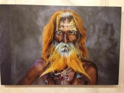 RoccoTwtt's profile picture. Misantropo sentimentale. Naufrago del web, semiserio e poco equilibrato per necessità. Umanamente incoerente e contraddittorio a prescindere. #BeHuman