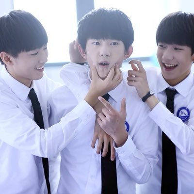 TFBOYSの事を紹介したいと思っていますなので、このアカウントを作りました。（＾ω＾）台湾人です～日本語を勉強しています。 よろしくお願いします^_− #王俊凱 #王源 #易烊千璽 #TFBOYS #Junkai #Yuan #Qianxi #KarryWang #RoyWang #JacksonYi