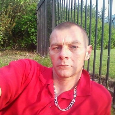 53 year old dad to my boy Tommy. Millwall til I die. Season ticket holder since '87 East Upper. no one likes us but we don't care. fuck off West Ham