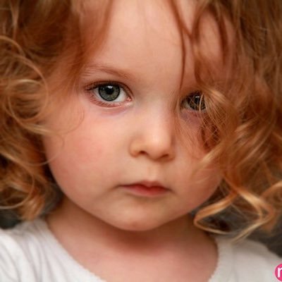 Daughter too @WickedQueenZ, and @HoodedPrinceR is her mummy's baby green bean. Everyone is #BabyGreenBeanApproved especially if she's given cookies.
