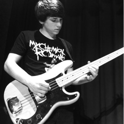 ebw_wiley's profile picture. Comics fan, 16, Junior in High School, bassist, HUGE Spider-Man fan! Single..